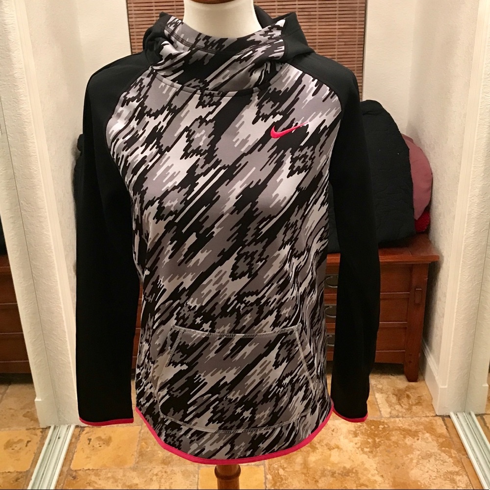 NWT NIKE Therma Fit Hoodie